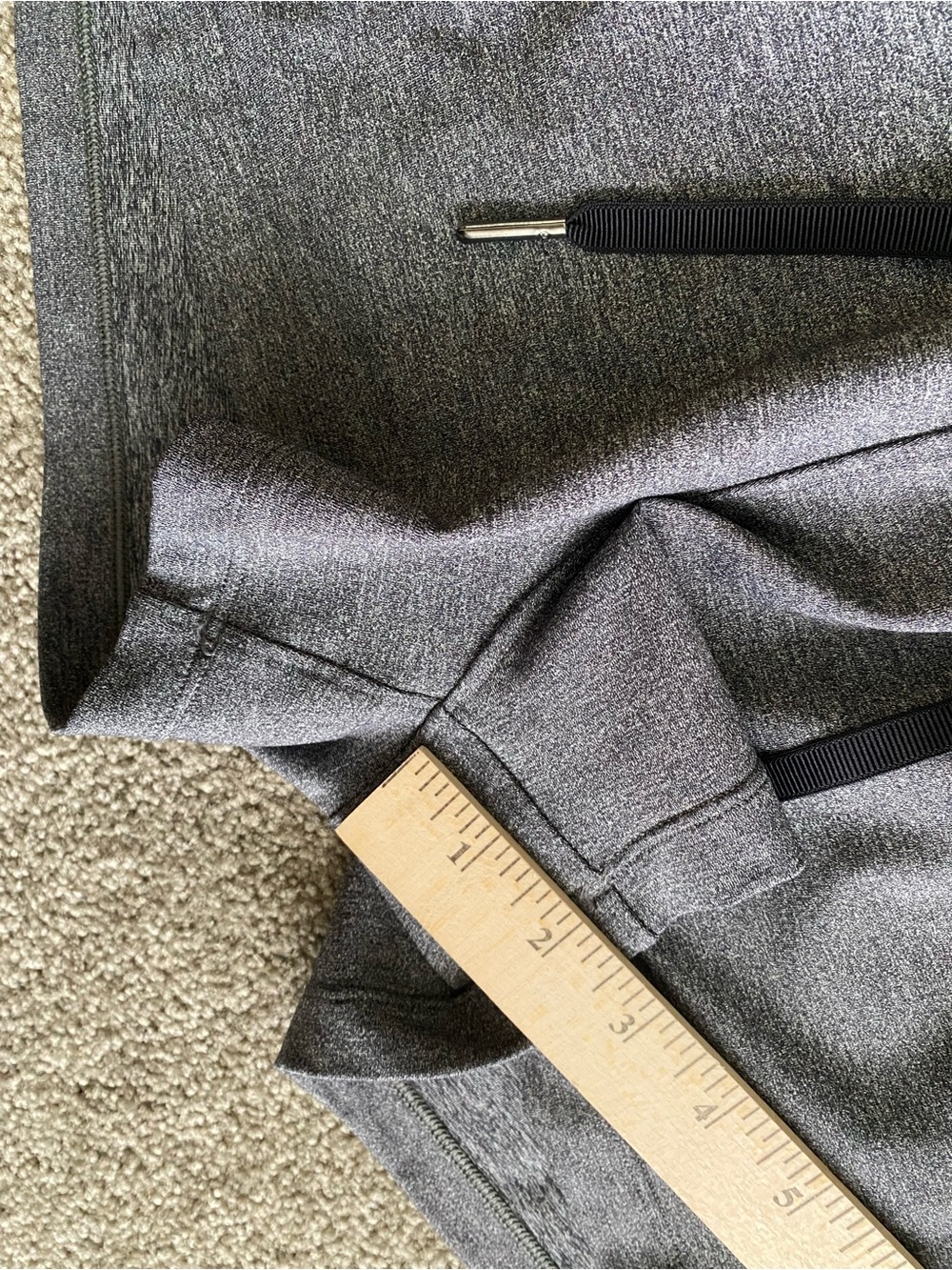 Lululemon gray shorts - Picture 4 of 8
